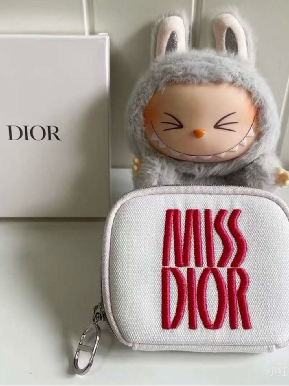 Miss Dior Makeup Pouch with 3 Samples